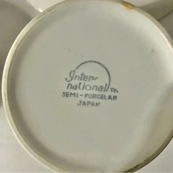 Vintage International Semi Porcelain Cup & Saucer (2 sets) Japan Gracious Floral - Picture 6 of 9
